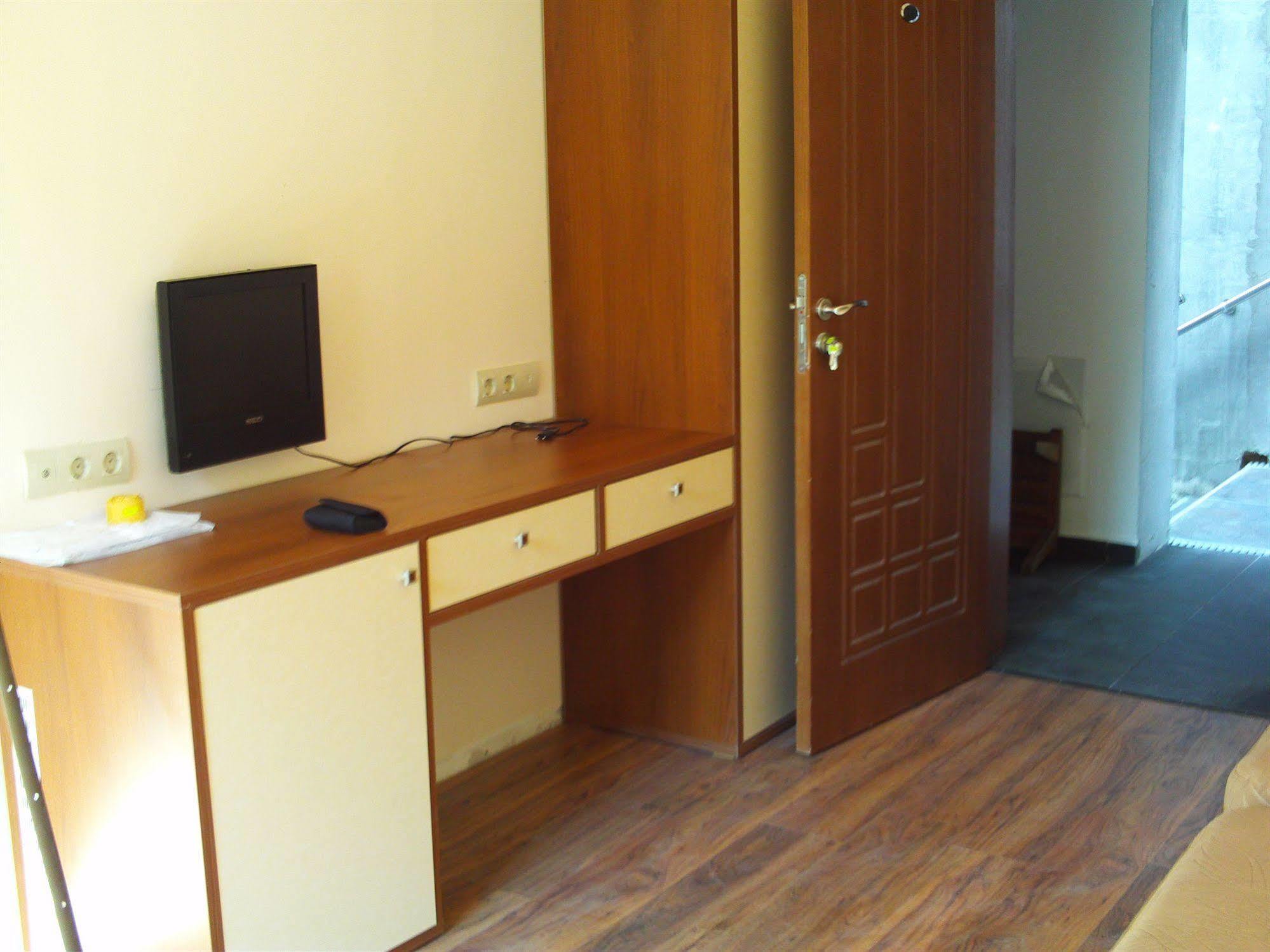 Villa Eden Golden Sands Esterno foto