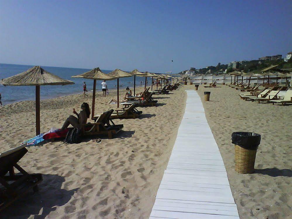 Villa Eden Golden Sands Esterno foto
